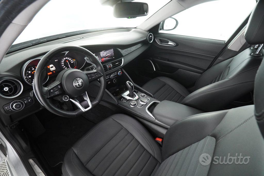 Alfa Romeo Giulia (2016)