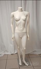 Manichino donna intero senza testa con base