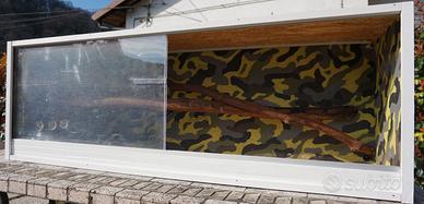 Terrario artigianale in legno