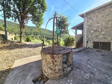 Rustico / Casale di 130 m² con 5 locali a Spotorno
