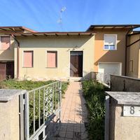VILLA A SCHIERA A PEGOGNAGA
