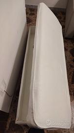 Piccolo guardaroba -divano