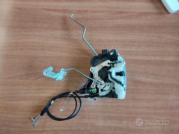 serratura porta auto