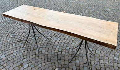 Tavolo in legno di cedro