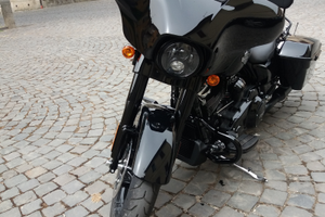 Street glide special