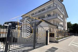 Appartamento di 161 m² con 4 locali e box auto a C