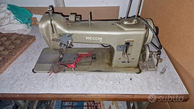 vecchia macchina da cucire Necchi