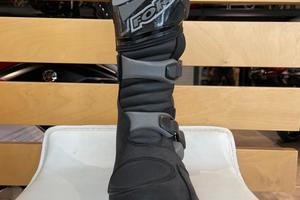 STIVALI ADVENTURE DRY