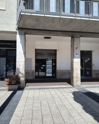 Loc.commerciale al centro di Atripalda