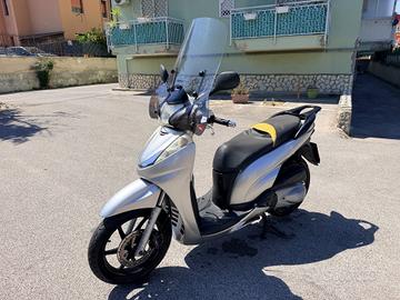 Honda SH 300 Sport