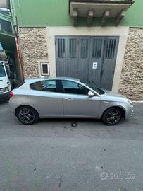 Alfa Romeo Giulietta Distinctive 1.6 JTDm 105 CV