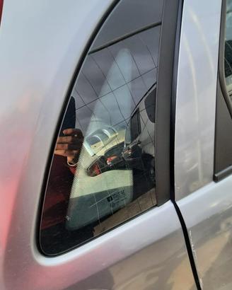 OPEL CORSA 2004 - VETRO FISSO POSTERIORE DESTRO