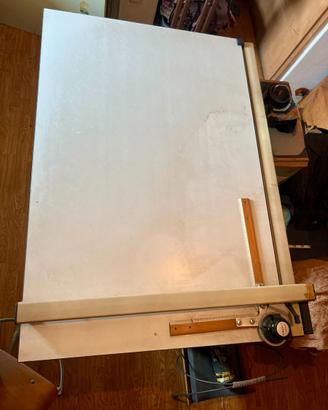 Tavolo per disgno e hobby