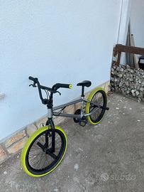 Bicicletta BMX