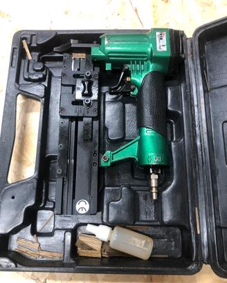 Pistola chiodatrice