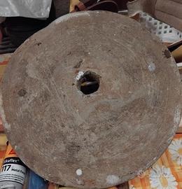 RUOTA IN PIETRA E LEGNO