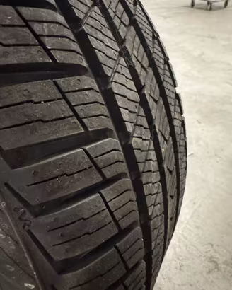 Gomma 215/40 R 17 XL