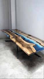 TAVOLO IN LEGNO-RESINA