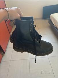 dottor martens donna nere/woman size 37/ US 6/UK 4