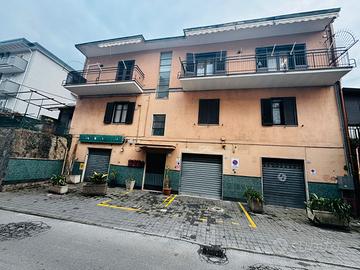 Via de filippis: 2 vani + acc.ri con terrazzino