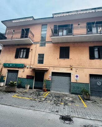 Via de filippis: 2 vani + acc.ri con terrazzino