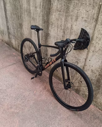 Bici Gravel (Giant Revolt Advanced 3)  2023