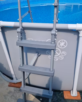 scaletta per piscina 