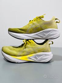 Asics Novablast 5, taglia 45 (28,5cm)