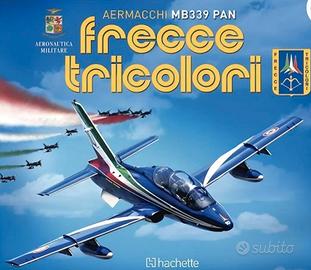 Aereo MB-339 PAN FRECCE TRICOLORI HACHETTE