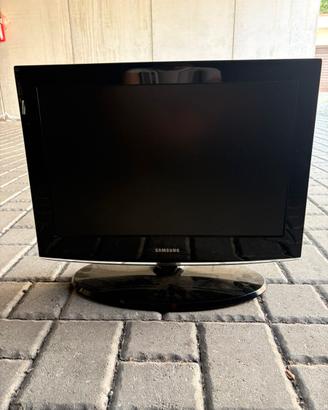 televisore Samsung da 22 pollici