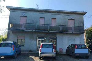 Immobile in asta di 401 m² con più di 5 locali a S