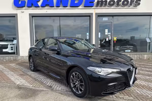 Alfa Romeo Giulia 2.0 Turbo 200 CV AT8 Business *N