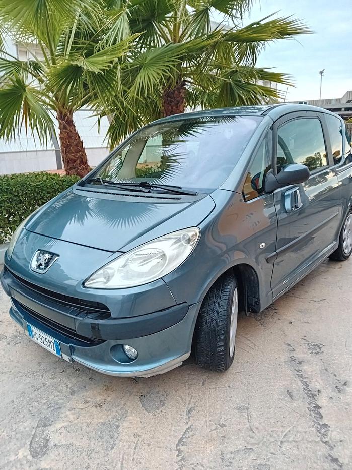 PEUGEOT 1007