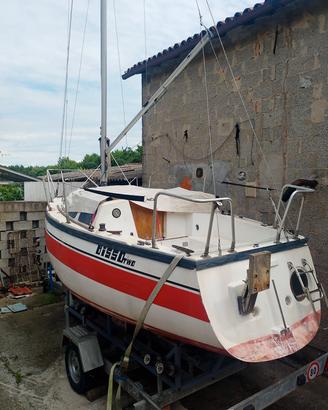 Barca a vela, Bisso Two, bella e ben tenuta .