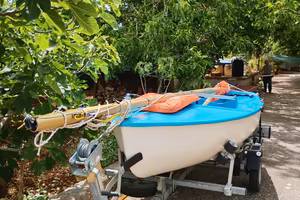 Deriva a vela Zef 360. Pronta a navigare