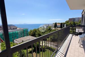3 LOCALI A POZZUOLI