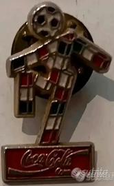 Pin mascotte ciao mondiali IT 90 coca cola