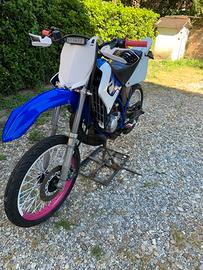 Dt 125 RE