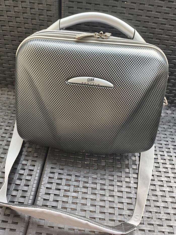 Valigetta 24 ore rigida Vendita in Abbigliamento e accessori - Main Image