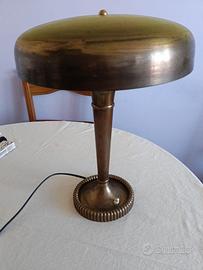 lampada da tavolo vintage in ottone — Anni '40