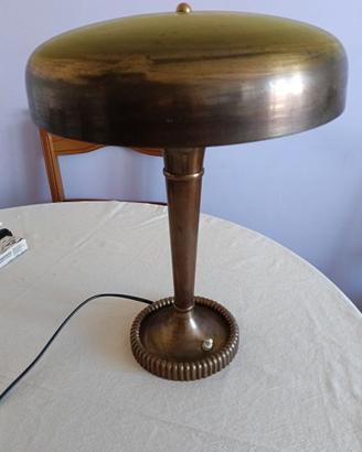 lampada da tavolo vintage in ottone — Anni '40