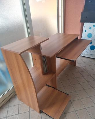 Scrivania porta PC compatta con ripiani scorrevoli