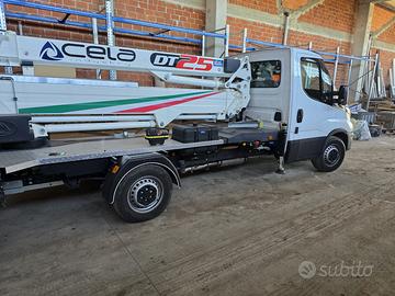 Iveco daily 35/140 con piattaforma aerea CELA DT25