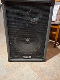 Autoparlante Yamaha modello S115MT11