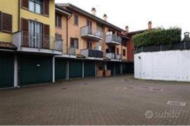 Immobile in asta di 85 m² con 3 locali e box auto 