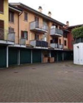 Immobile in asta di 85 m² con 3 locali e box auto 