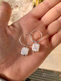 Orecchini a cerchio argento e madreperla