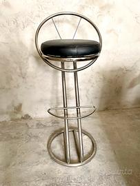 Sgabello in metallo