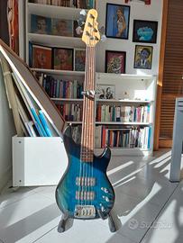 Basso elettrico 5 corde G&L Tribute L 2500