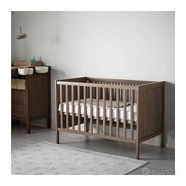 lettino con sponde Ikea Sundvik con materasso 